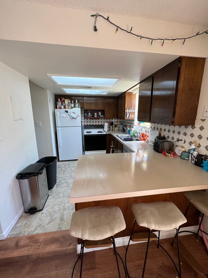 2840 W 21st St - Photo 3 of 9
