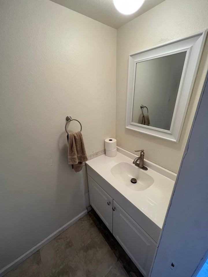 2840 W 21st St - Photo 5 of 9