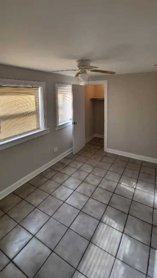 4725 S Western Blvd - Photo 6 of 8