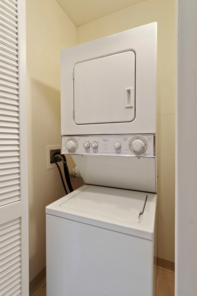 339 N Desplaines St #701 - Photo 6 of 13