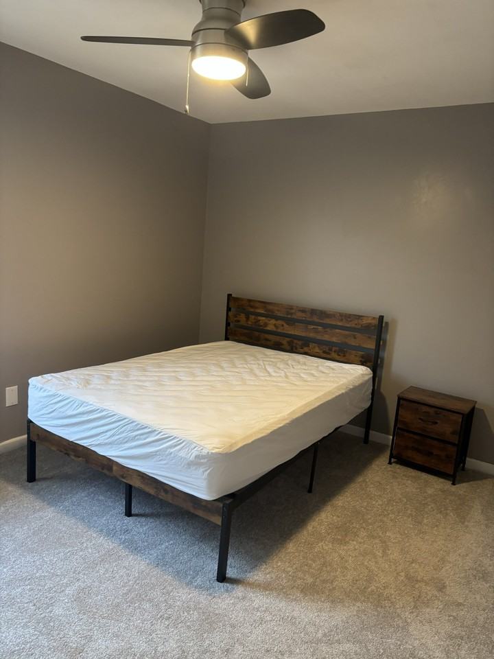 559 Woodlawn Ave Nw #B - Photo 2 of 10