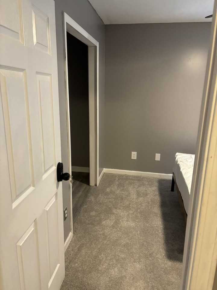 559 Woodlawn Ave Nw #B - Photo 3 of 10