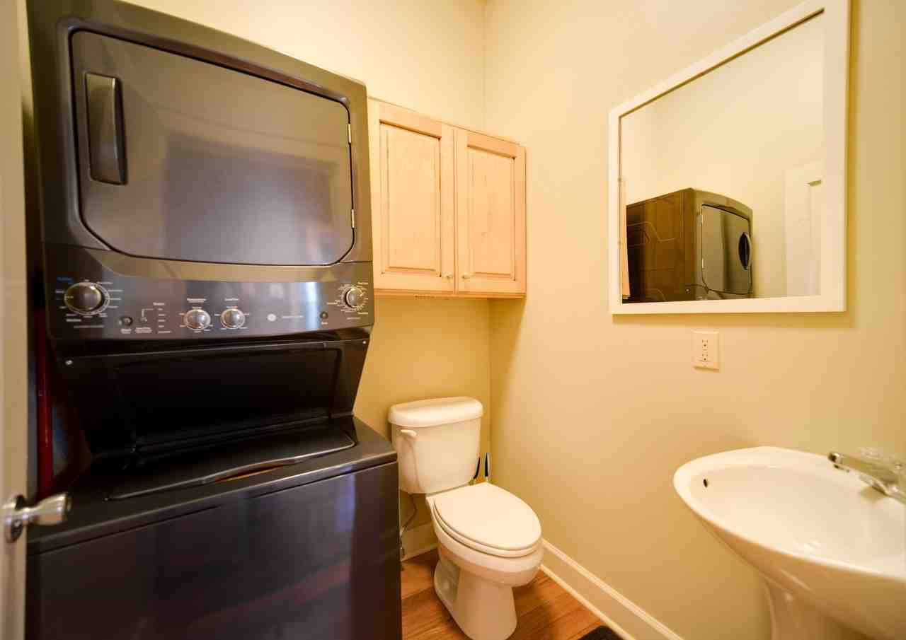 504 E 6th St #202 - Photo 5 of 18