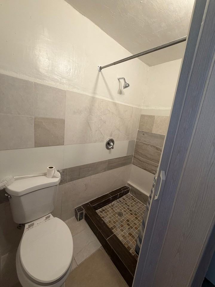 3365 Nw 34th St - Photo 7 of 7
