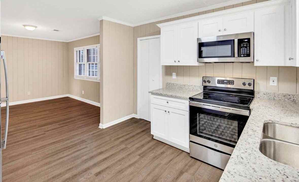 1224 Yuma St - Photo 5 of 10