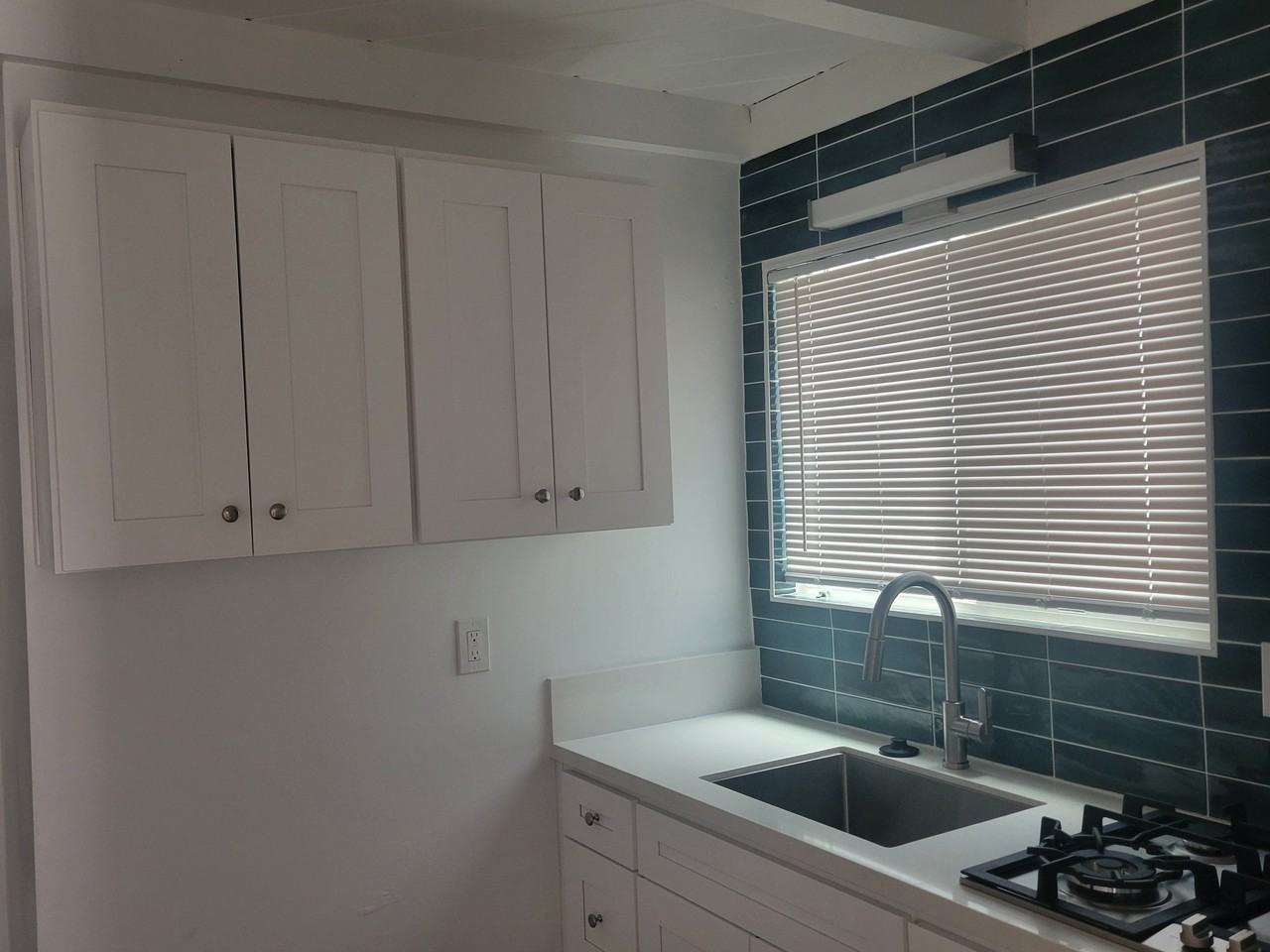 4030 Ingraham St Apt B #B - Photo 7 of 10