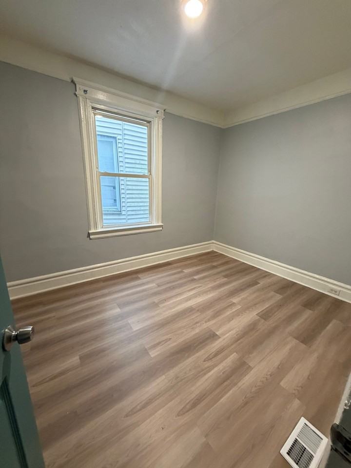 27 Linden Ave #1 - Photo 7 of 7