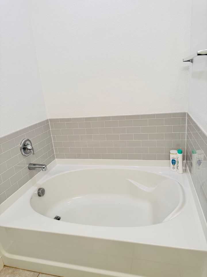 8113 Wildwest Dr - Photo 3 of 17