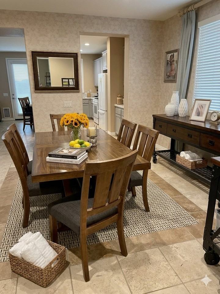 240 Eagle Ln - Photo 5 of 8
