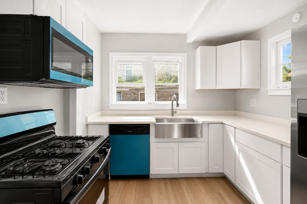 93 Hollywood Ave - Photo 4 of 20