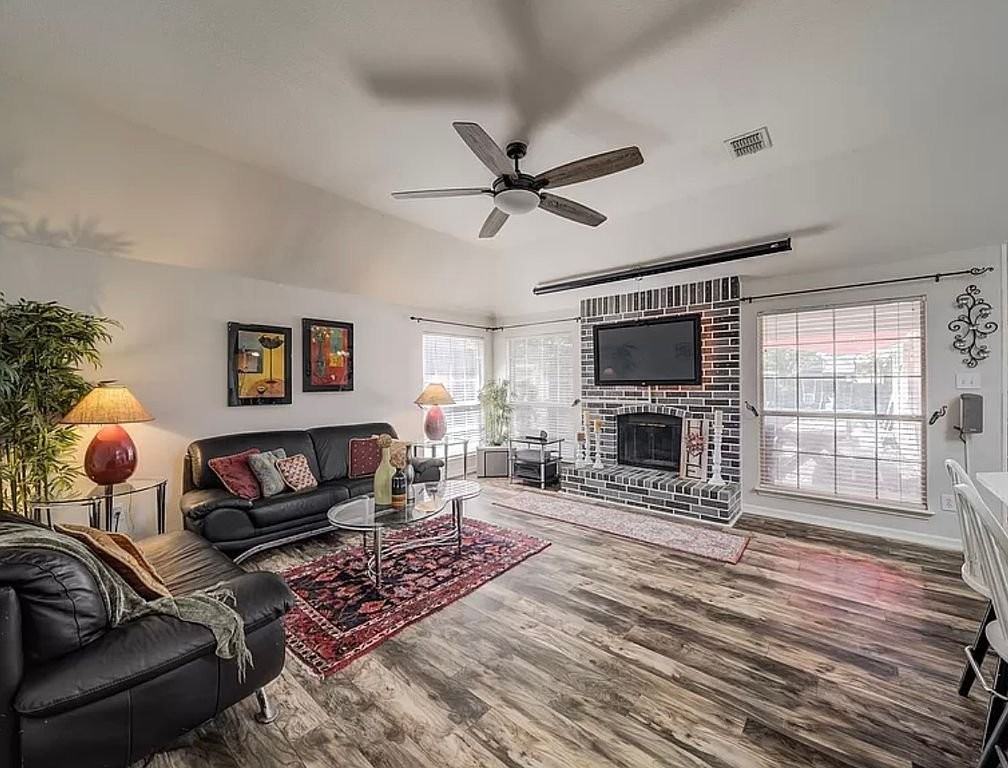 5558 Mesa Verde Ct - Photo 4 of 19