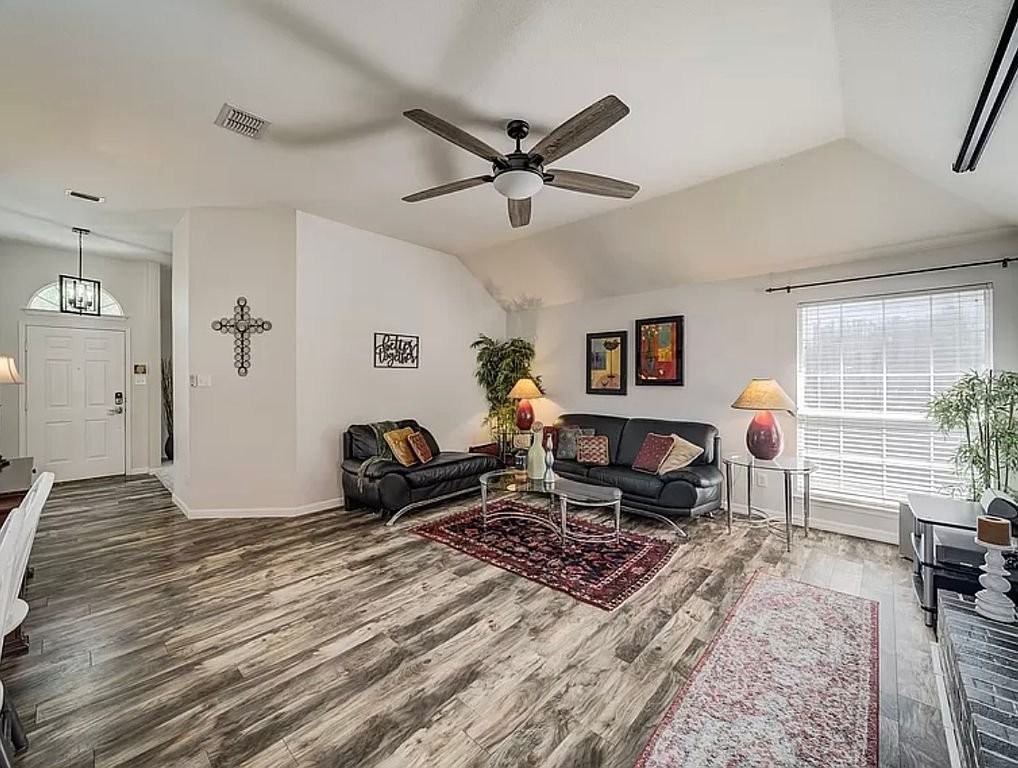 5558 Mesa Verde Ct - Photo 5 of 19