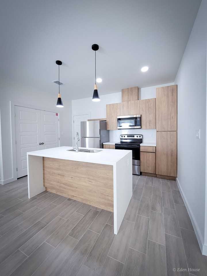 1404 W Platinum Dr #4 - Photo 6 of 28