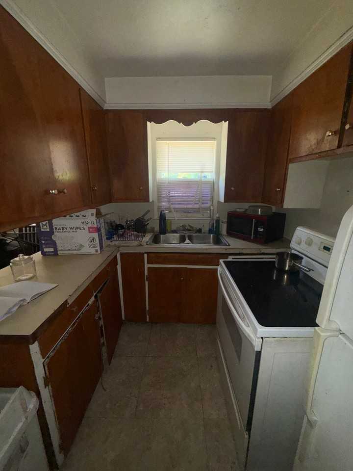 2625 Seneca St - Photo 7 of 20