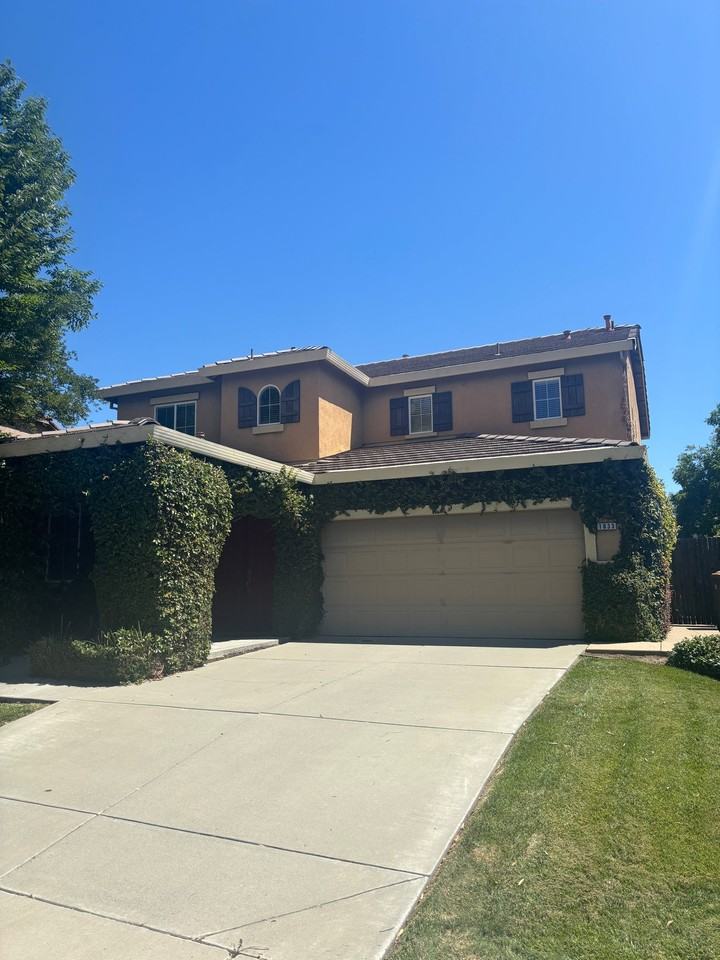 1833 Elston Cir