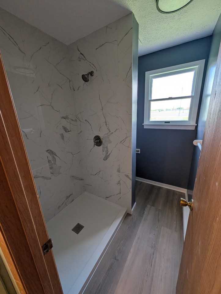 302 Kenyon Dr - Photo 4 of 10