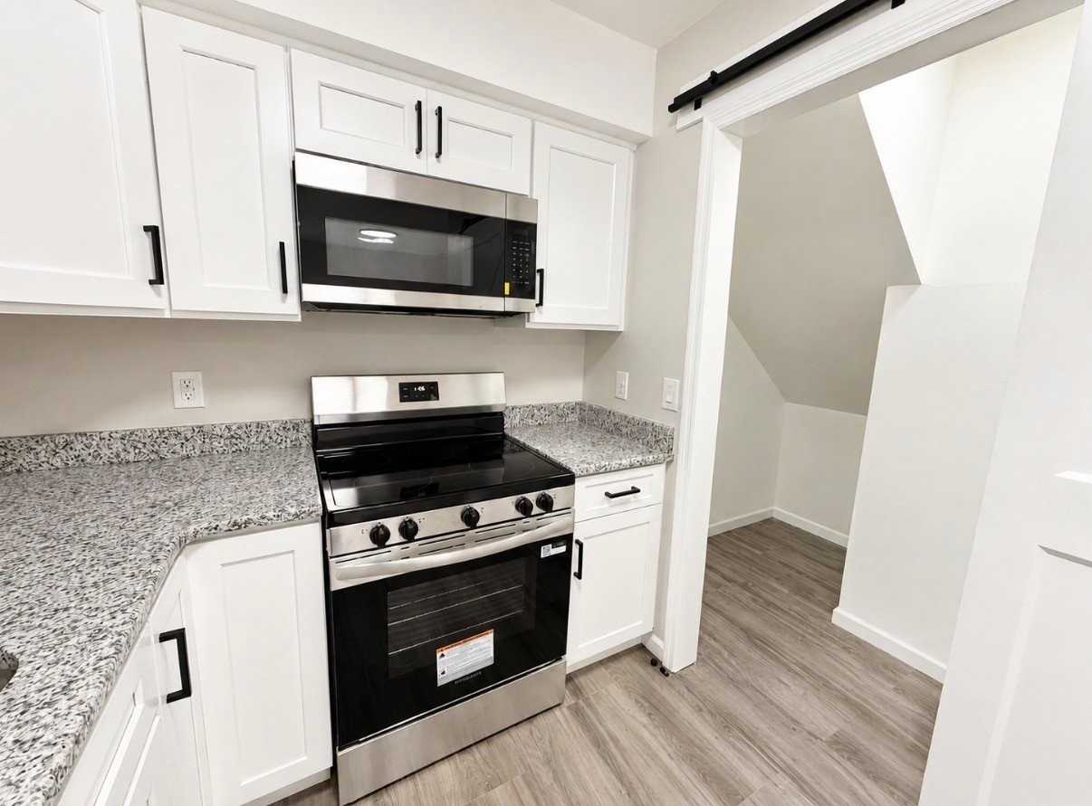 615 Bellevue Rd N - Photo 6 of 12
