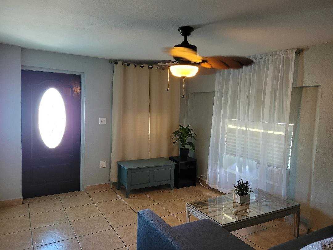 D4 10th Ave - Photo 4 of 12