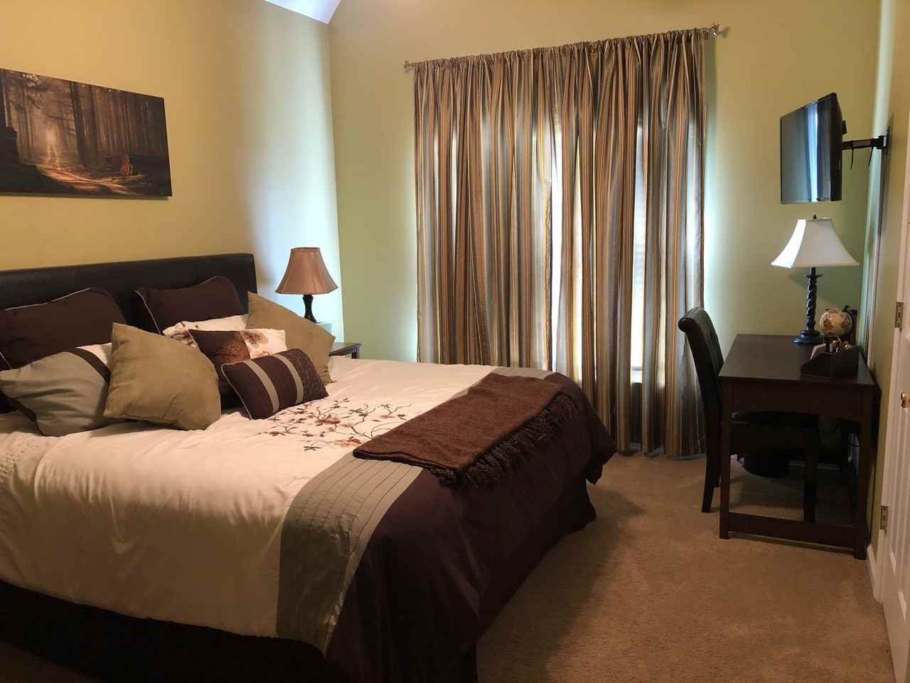 217 Crestview Dr - Photo 2 of 7