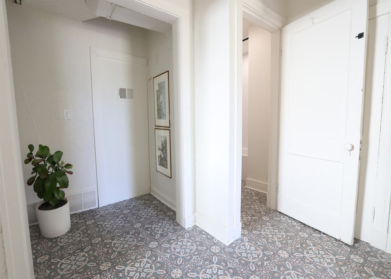 148 Clark Pl - Photo 6 of 10