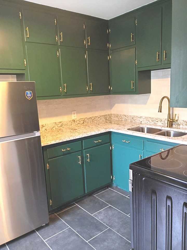 21 Berkley Pl #4 - Photo 2 of 20