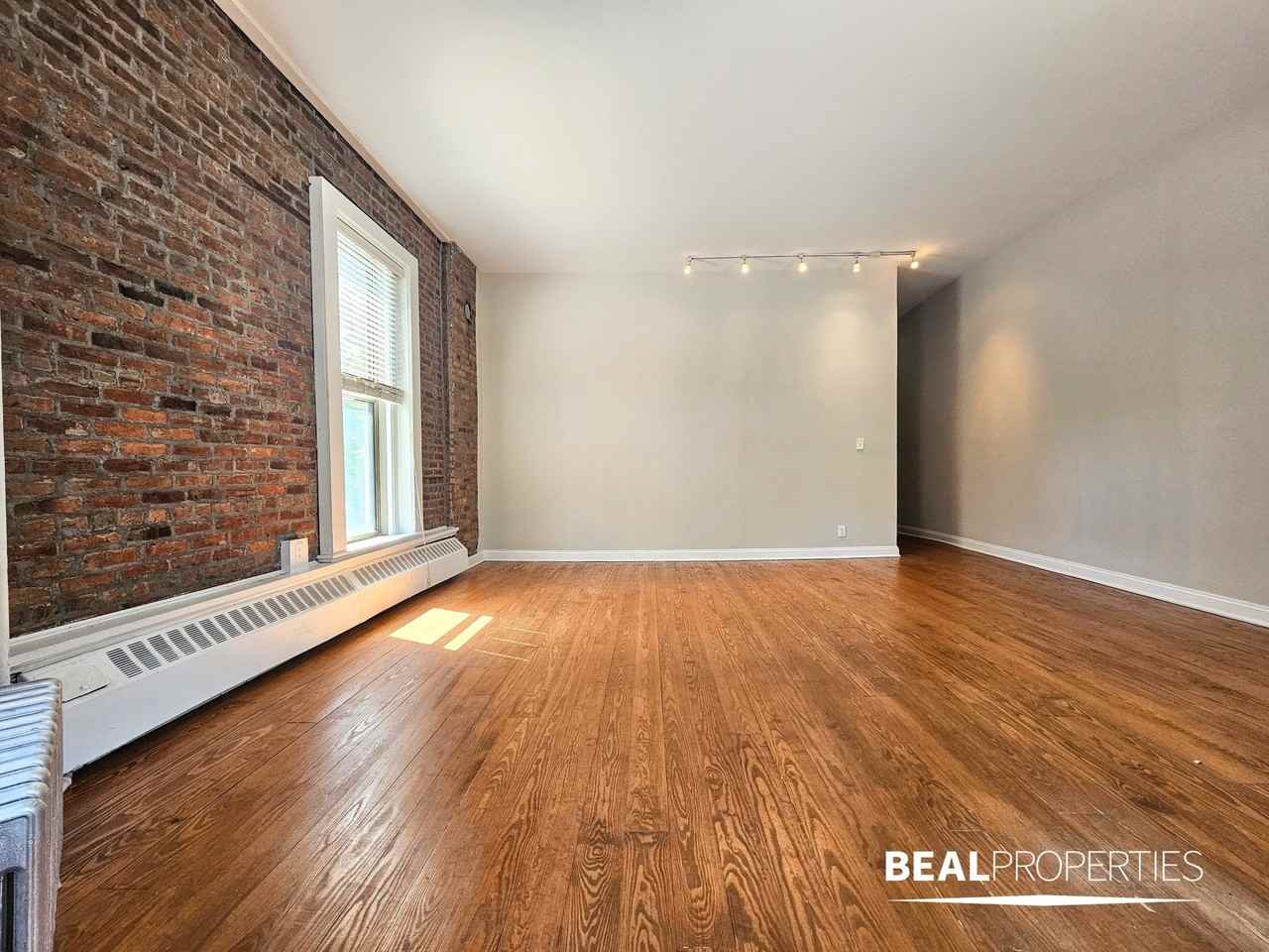 2208 N Clark St #2202-214 - Photo 2 of 15