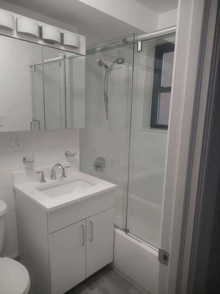 W 37th St #2 - Photo 2 of 7