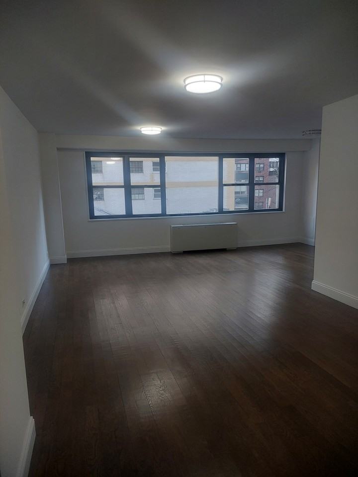 W 37th St #2 - Photo 3 of 7
