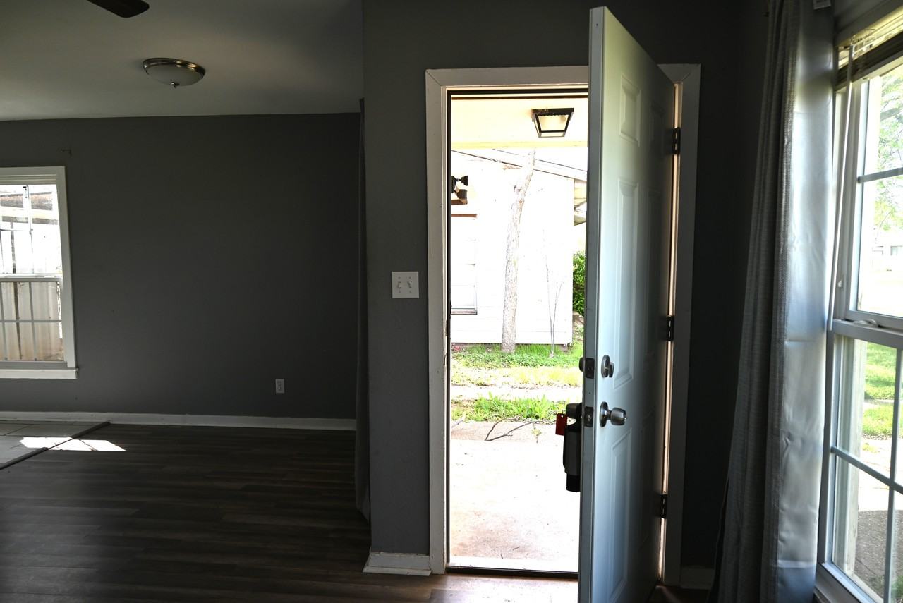 2949 Cunningham Dr #NA - Photo 2 of 16