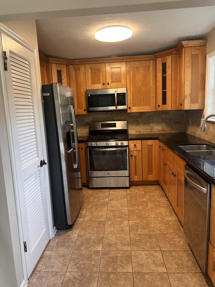 550 Creekwood Xing #NA - Photo 4 of 18
