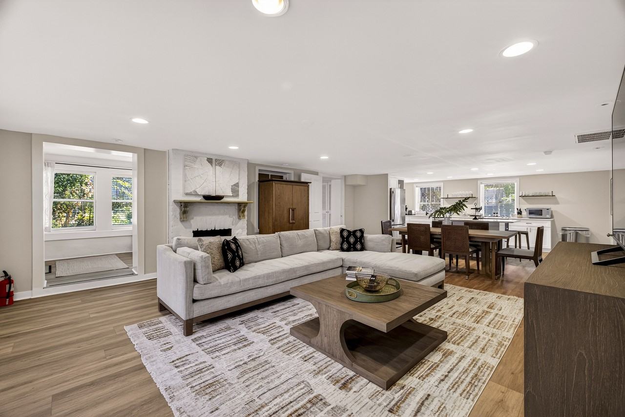 17 W Park Ave #2 - Photo 3 of 20