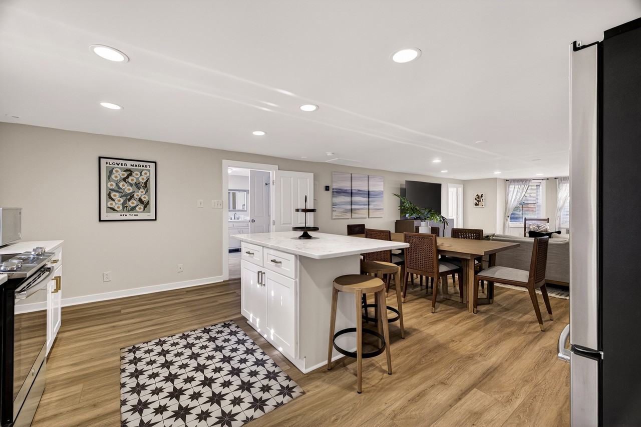 17 W Park Ave #2 - Photo 7 of 20
