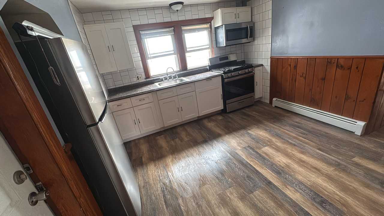 25 Hazael St #2 - Photo 2 of 10
