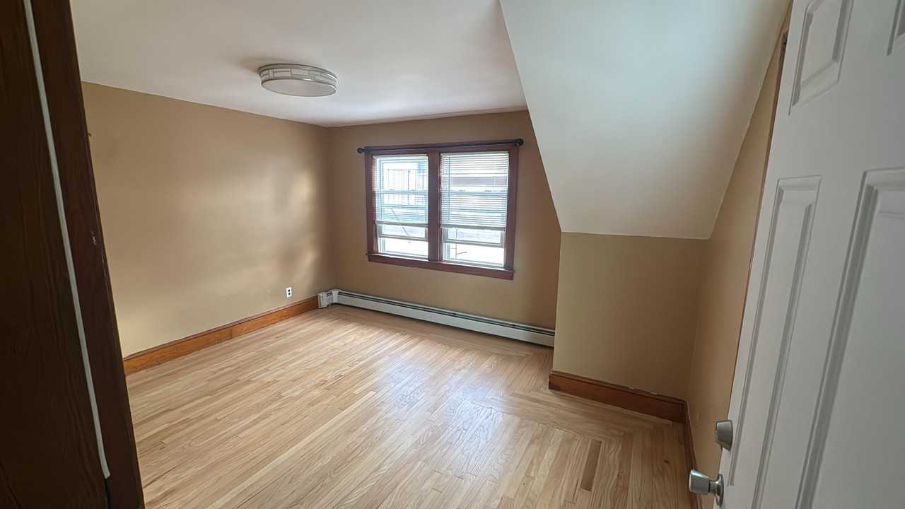 25 Hazael St #2 - Photo 4 of 10