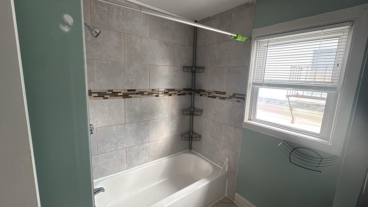 25 Hazael St #2 - Photo 6 of 10