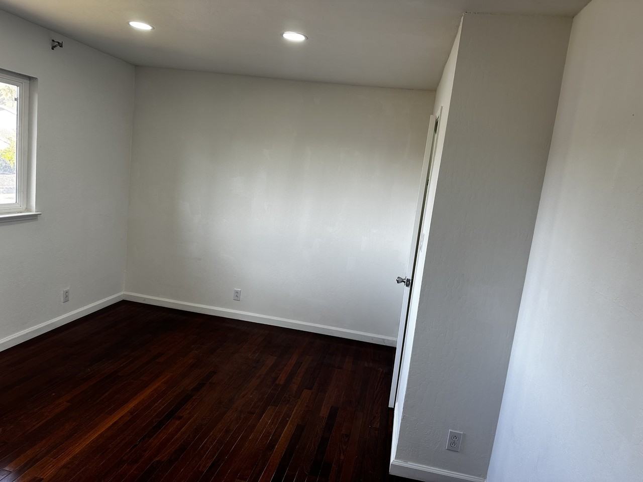 2075 Lockwood Dr #NA - Photo 3 of 11