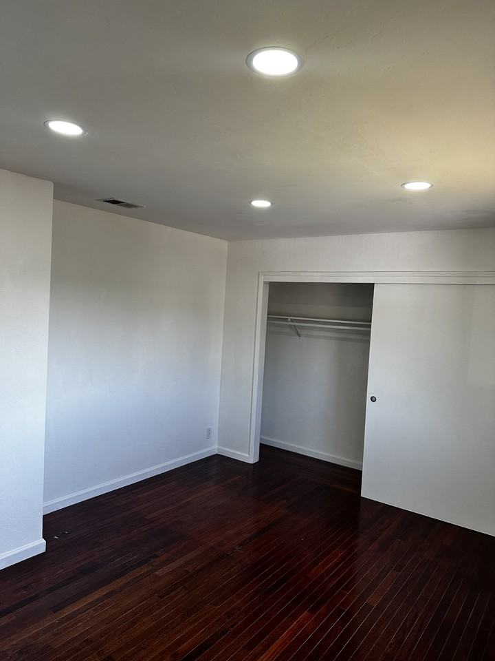 2075 Lockwood Dr #NA - Photo 4 of 11