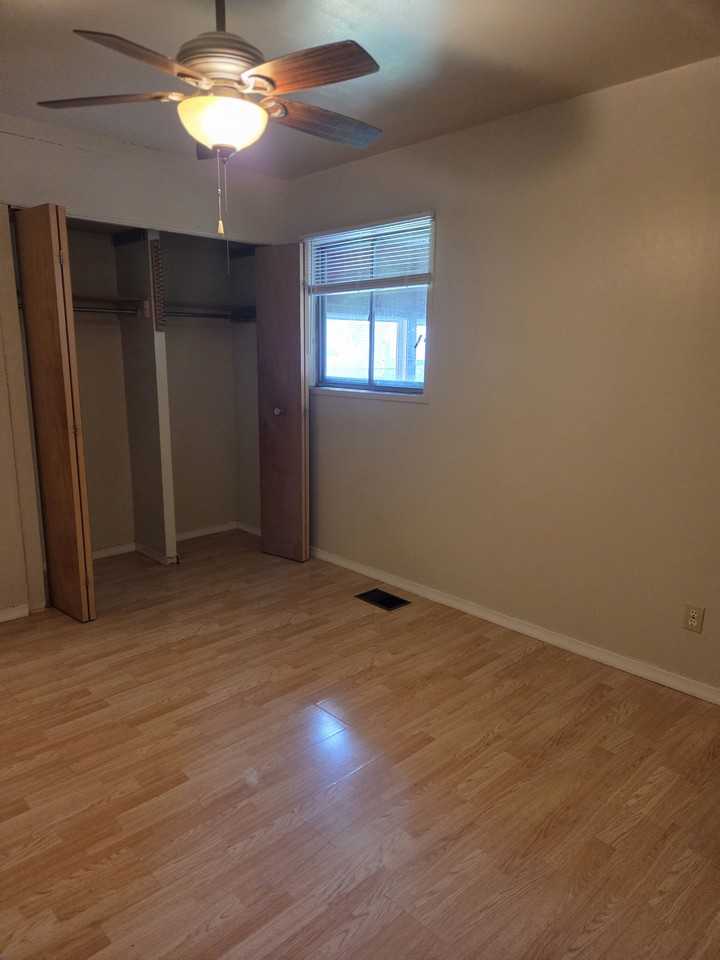 1809 S Pope Ave #NA - Photo 6 of 10