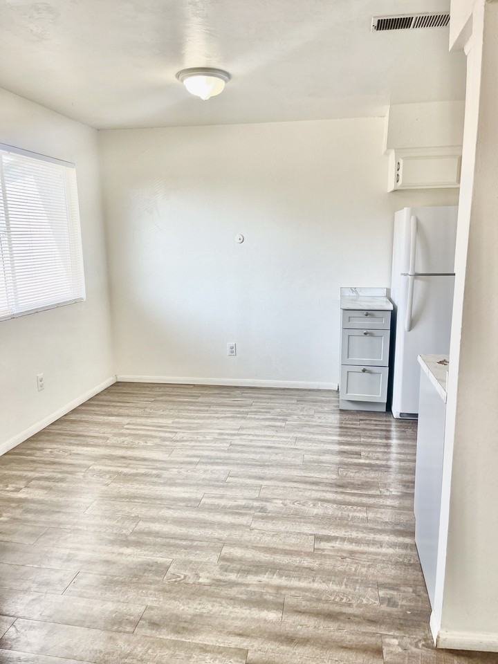 6516 Mohawk St Apt C #NA - Photo 5 of 11