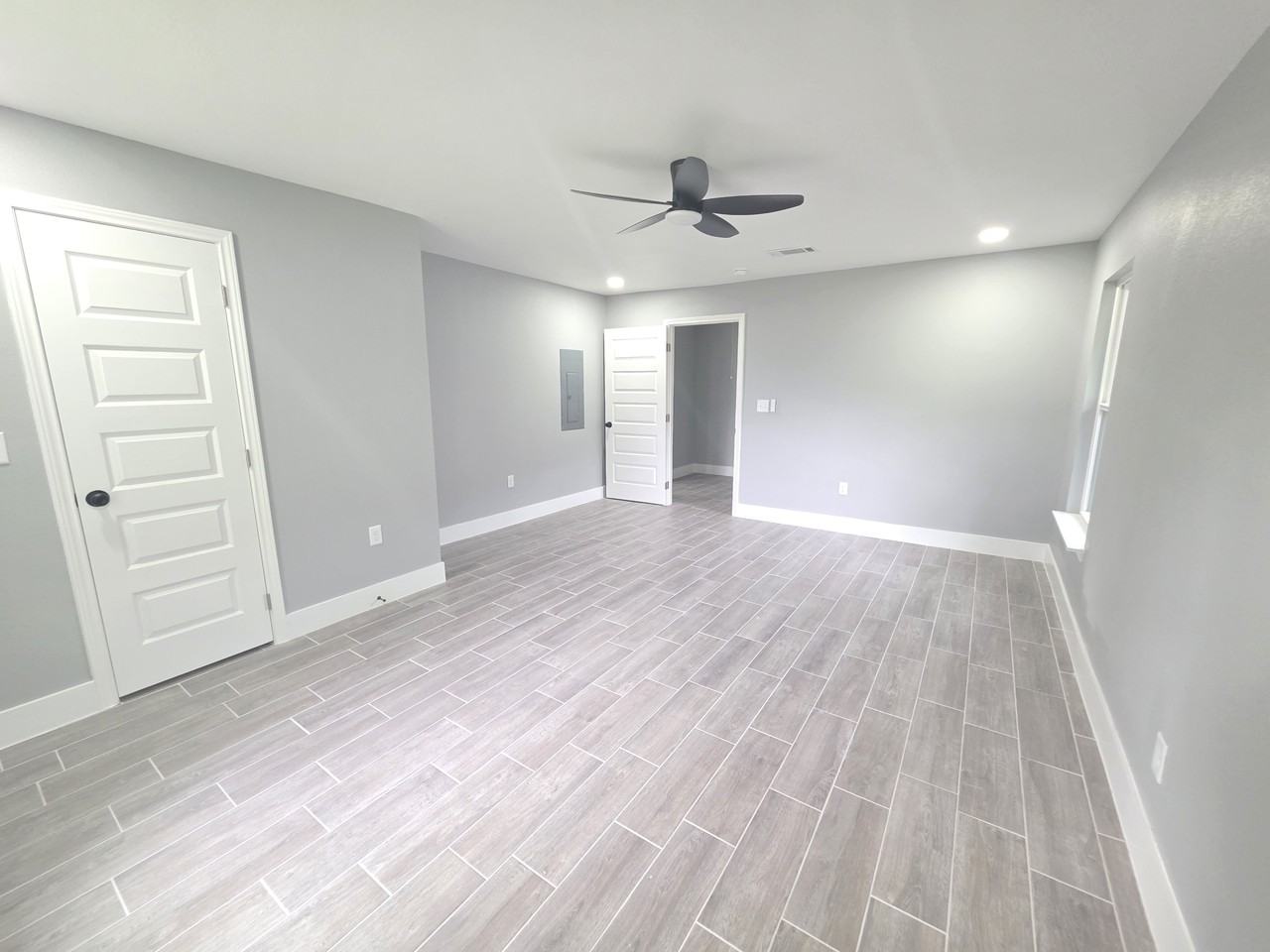3914 Southlawn St #NA - Photo 2 of 12