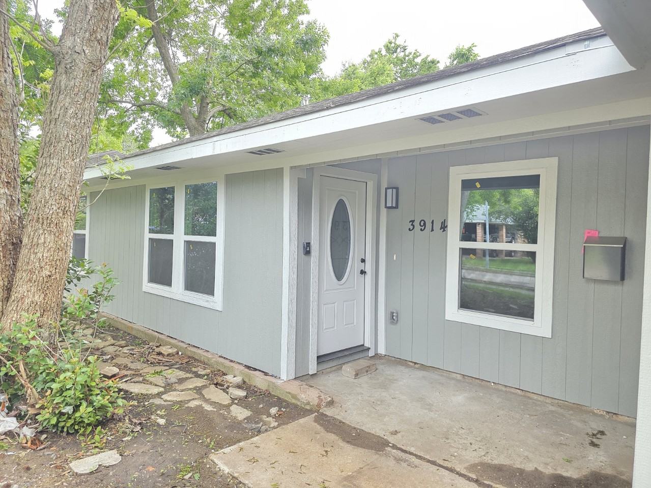 3914 Southlawn St #NA - Photo 4 of 12