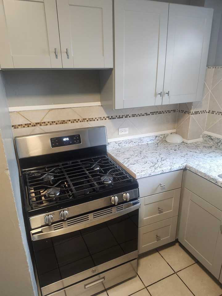 40 Wakeman Ave #3rdFL - Photo 4 of 5