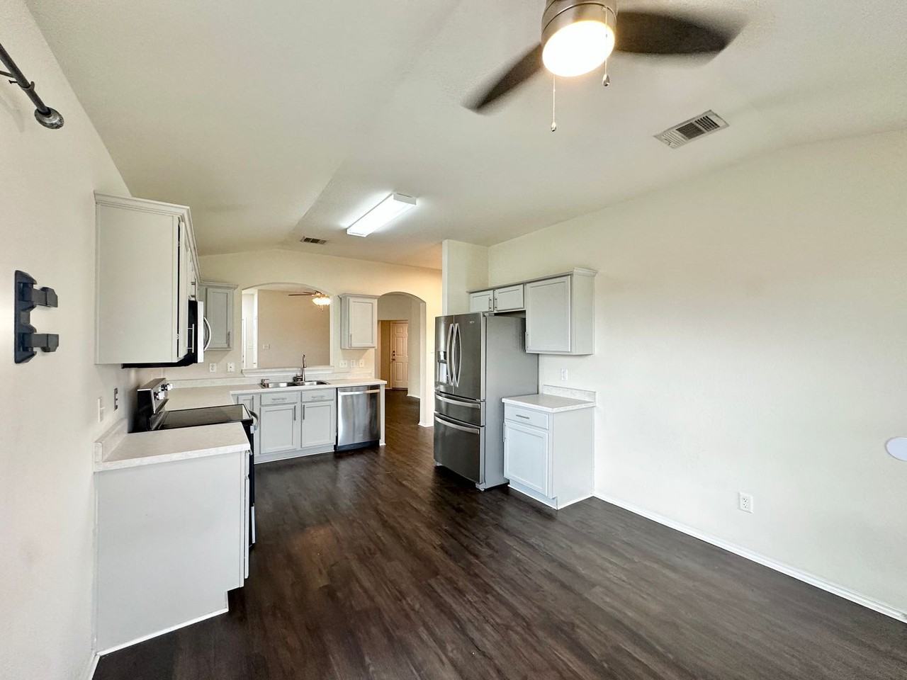 4510 Causeway Ct - Photo 6 of 30