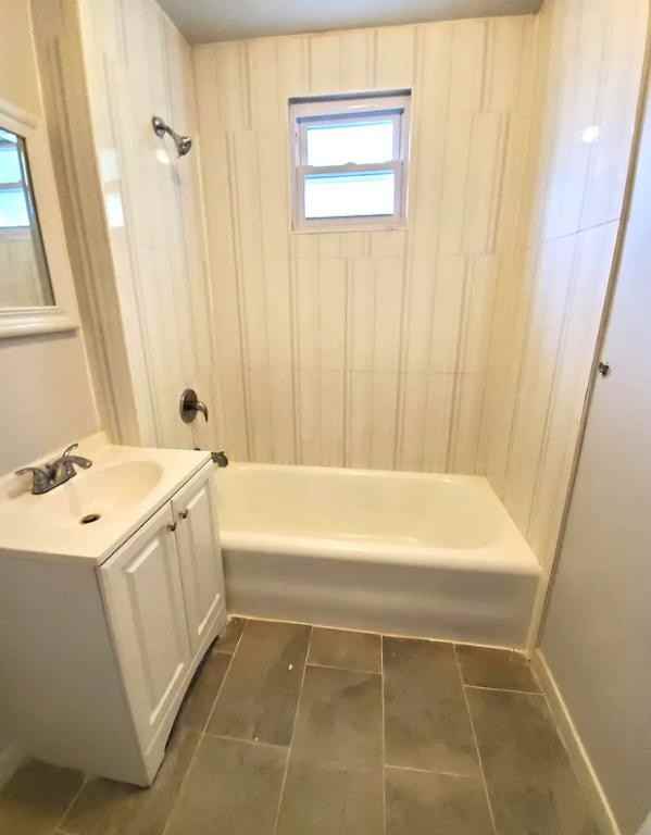 347 South Clinton Street #1Lb - Photo 2 of 6