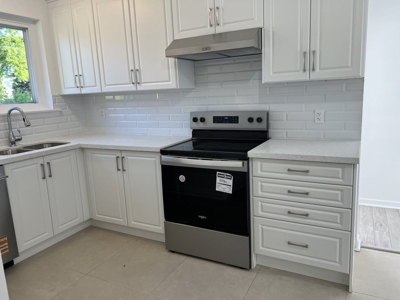 43 Murchison Cres - Photo 2 of 14