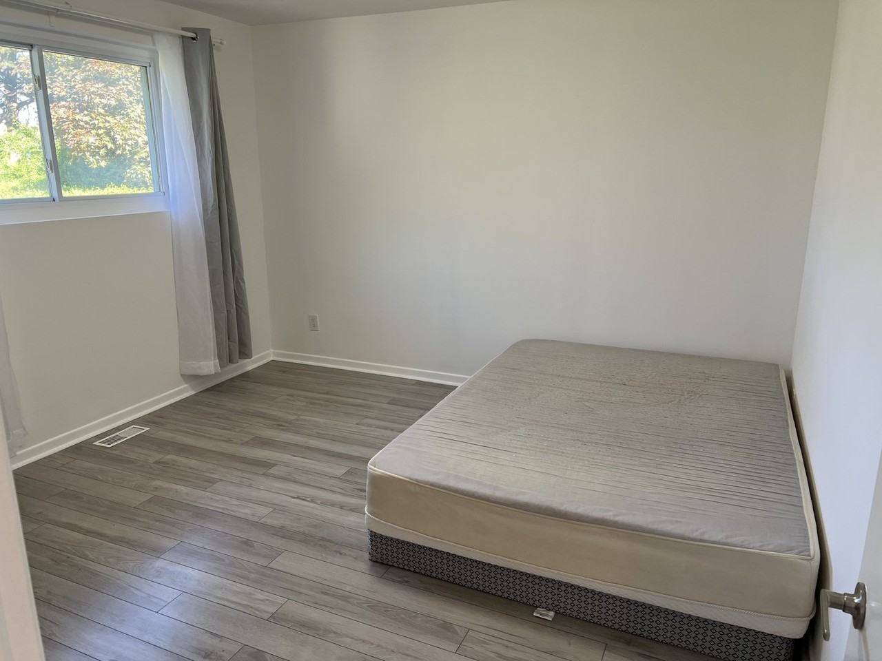 43 Murchison Cres - Photo 5 of 14
