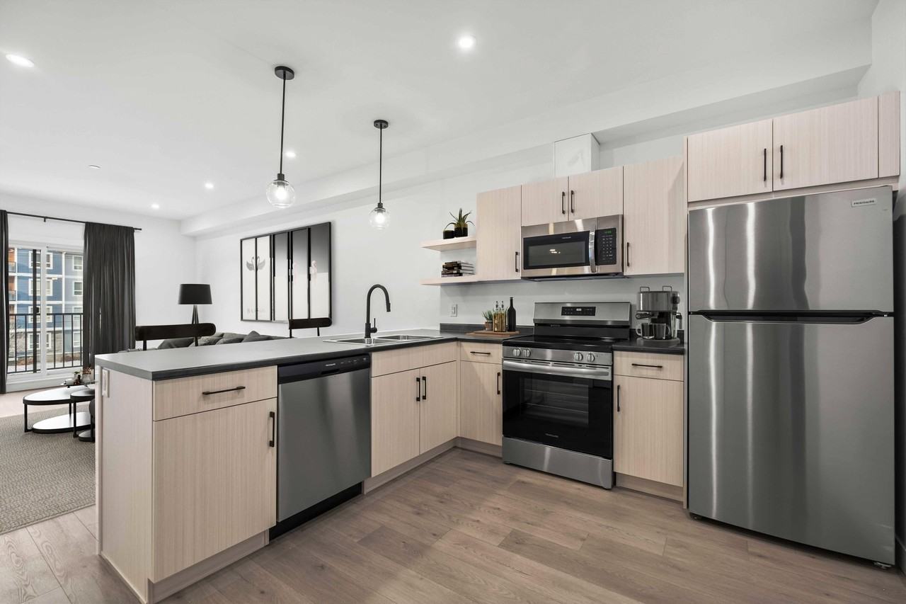225 Peguis Street - Photo 3 of 21
