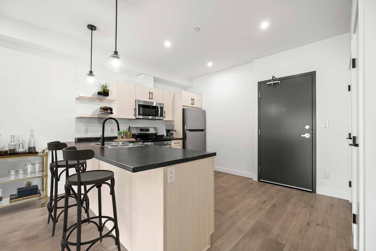 225 Peguis Street - Photo 2 of 21