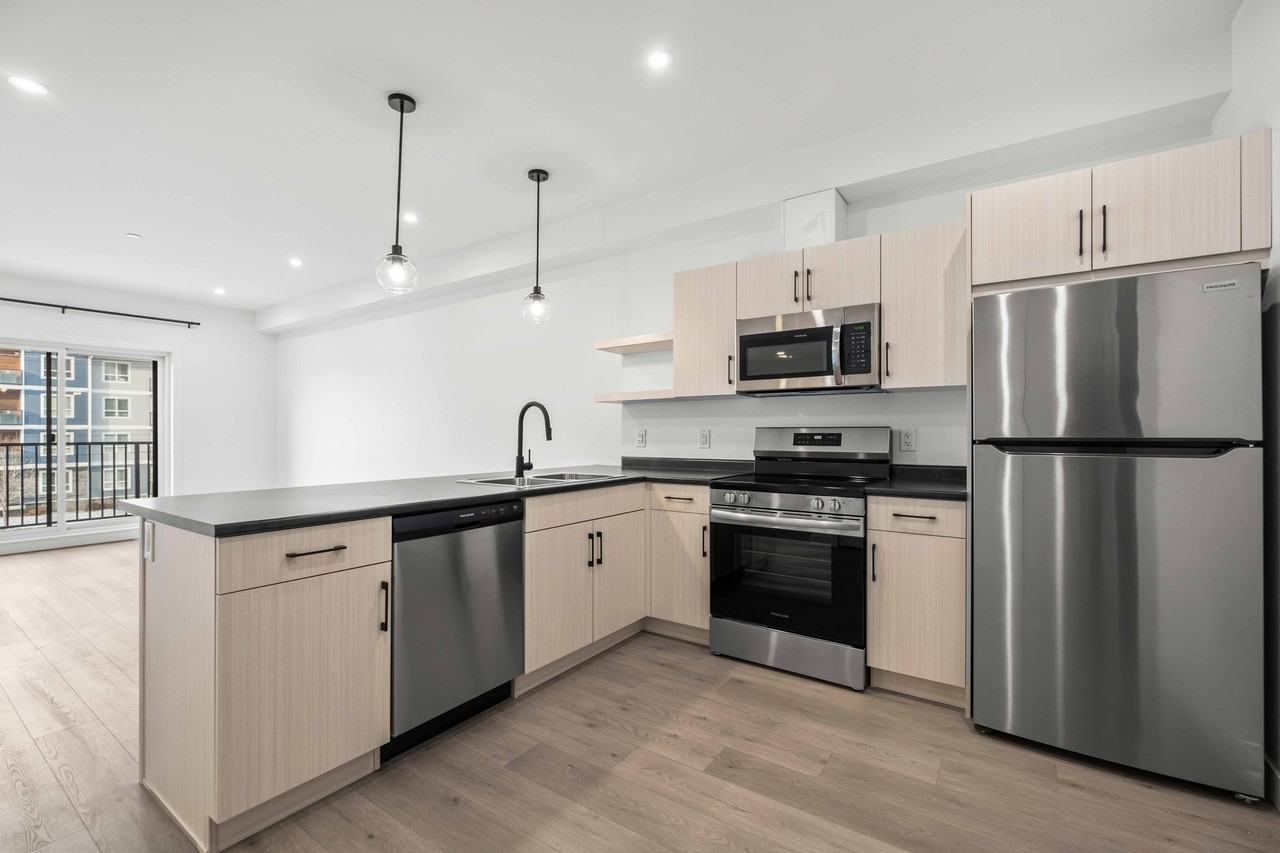 225 Peguis Street - Photo 6 of 21