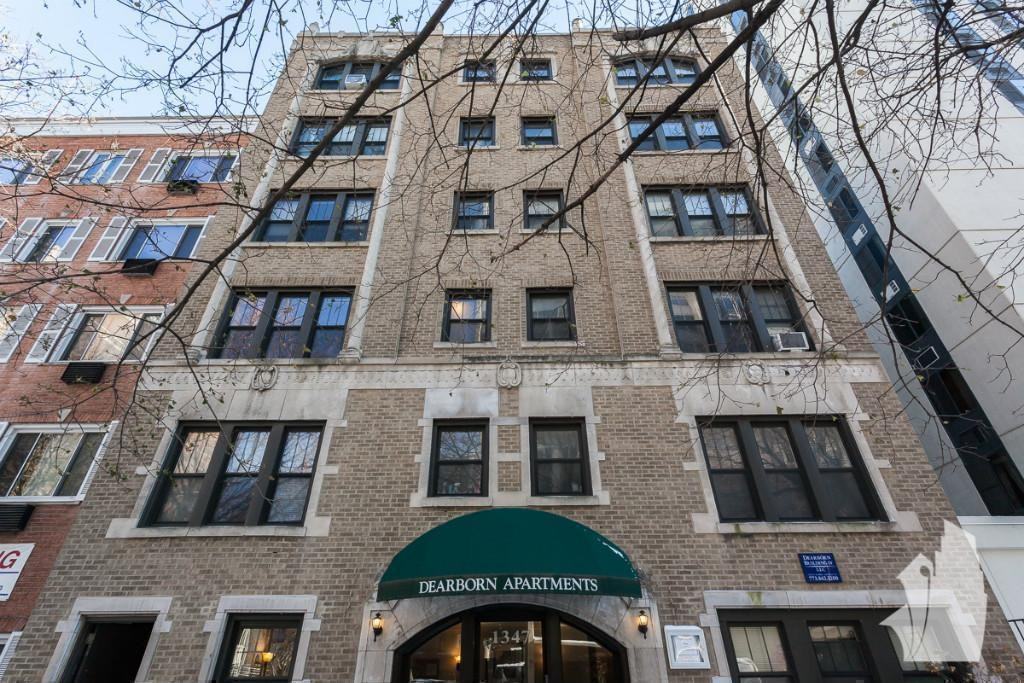 1347 N Dearborn St #604 - Photo 2 of 7